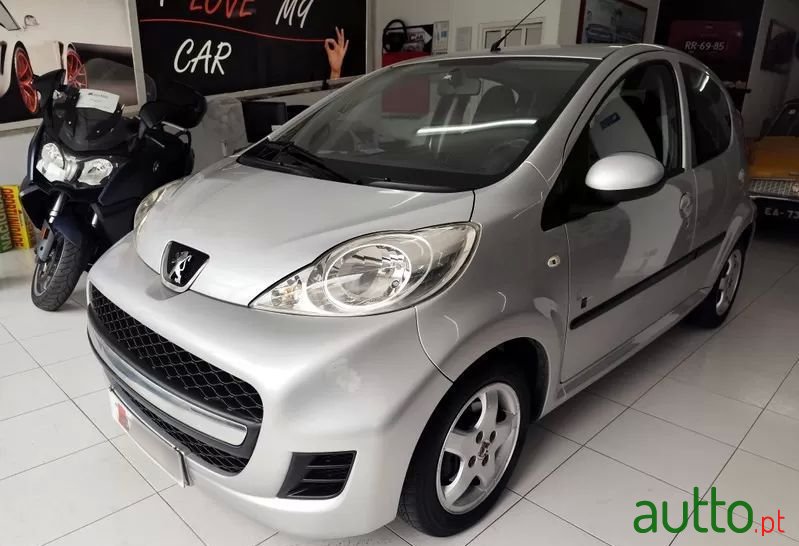 2011' Peugeot 107 photo #5