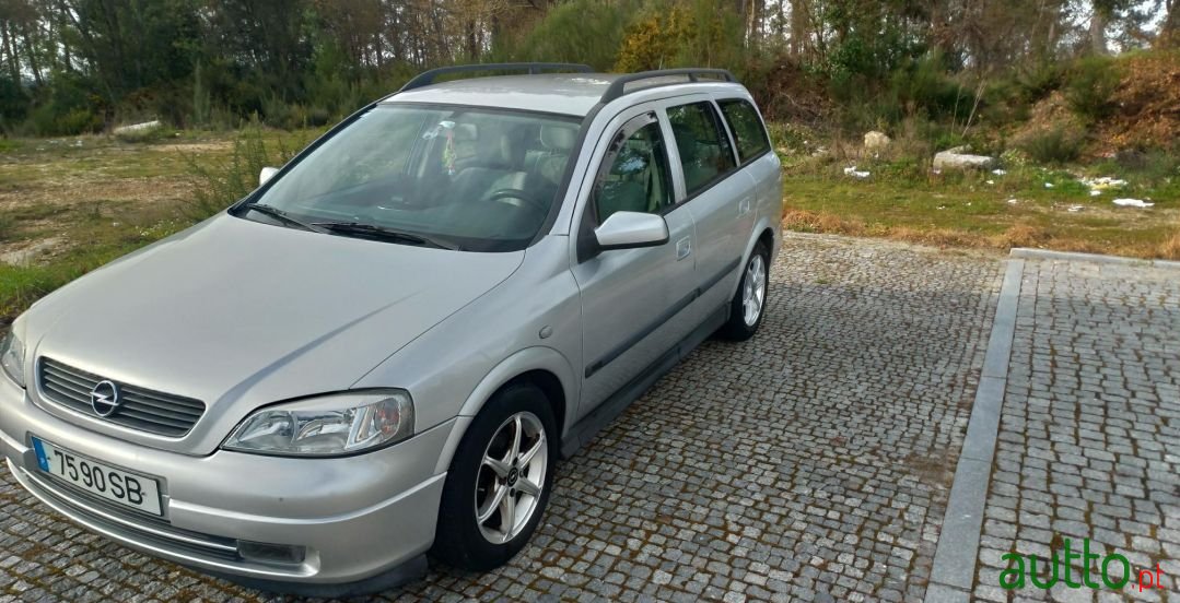 2001' Opel Astra Caravan photo #1