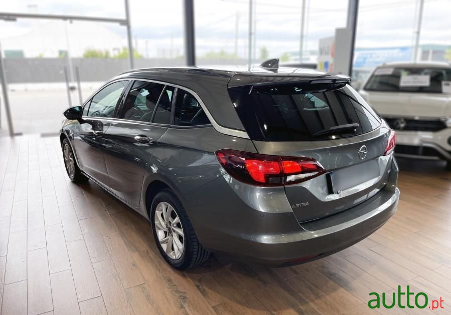 2017' Opel Astra Sports Tourer photo #4