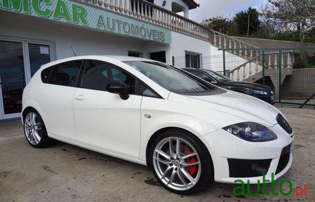 2010' SEAT Leon Cupra R photo #1