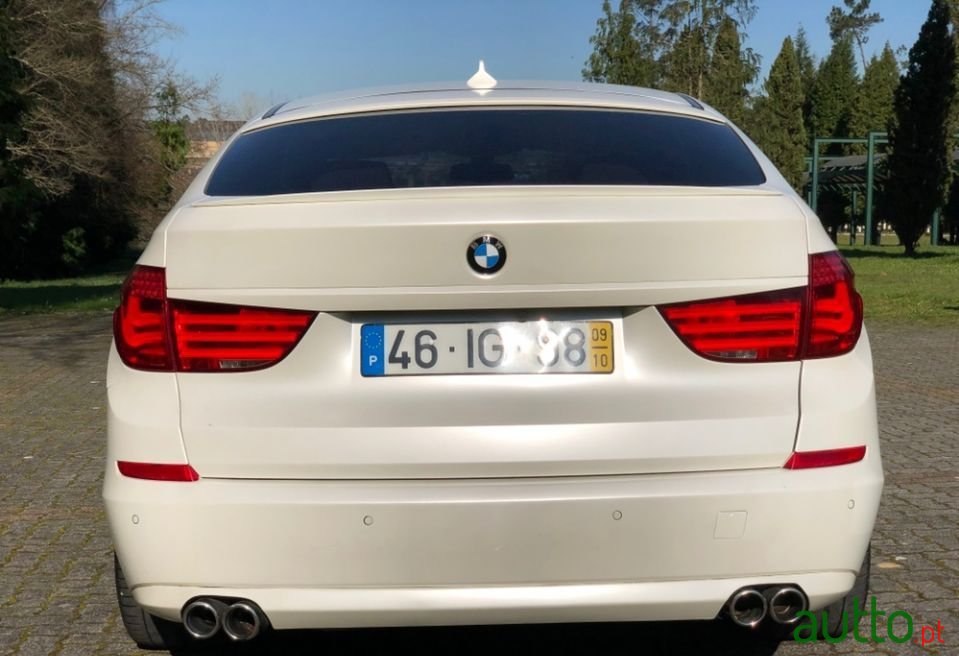 2009' BMW 530 Gran Turismo photo #6