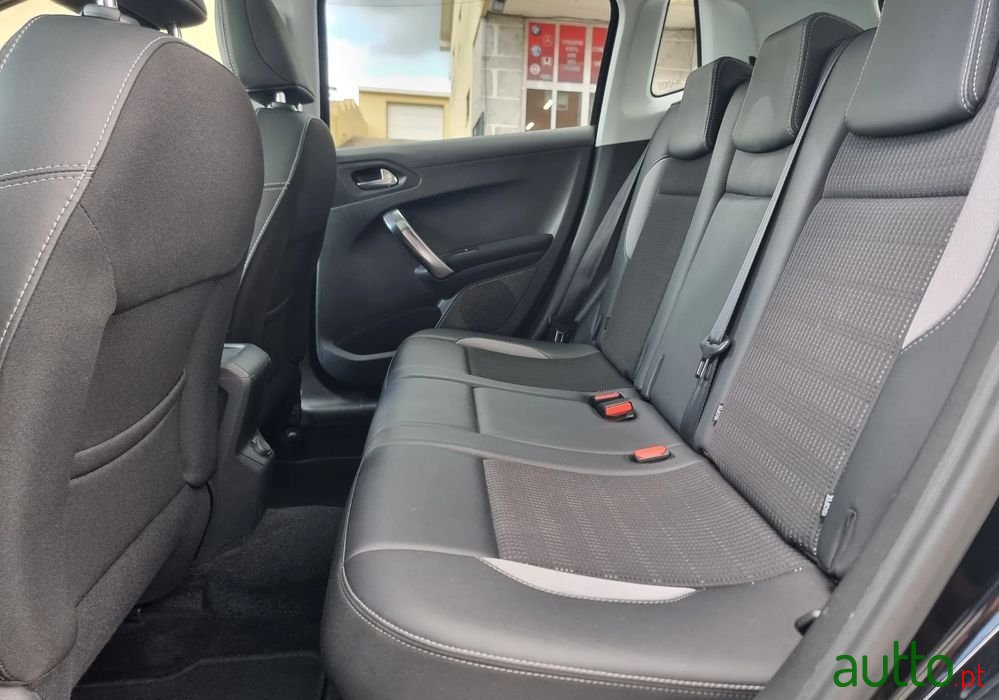 2016' Peugeot 2008 1.6 Bluehdi Allure photo #5