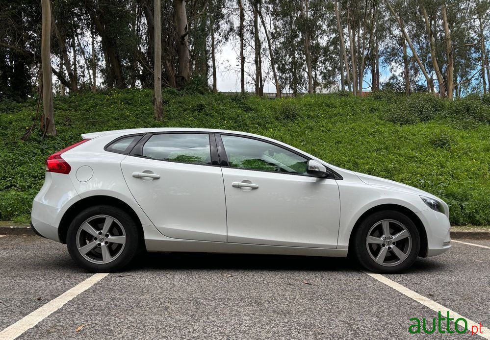 2016' Volvo V40 photo #4
