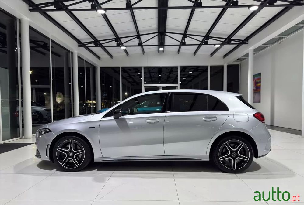 2021' Mercedes-Benz Classe A E Amg Line photo #2
