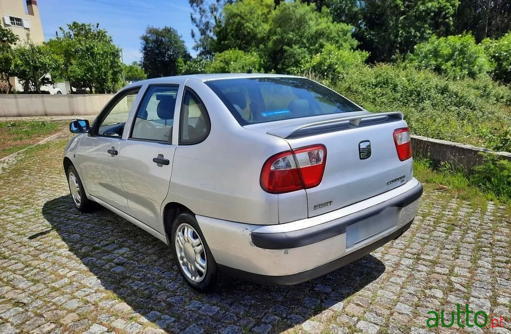 2001' SEAT Cordoba 1.9 Sdi Fresh photo #4