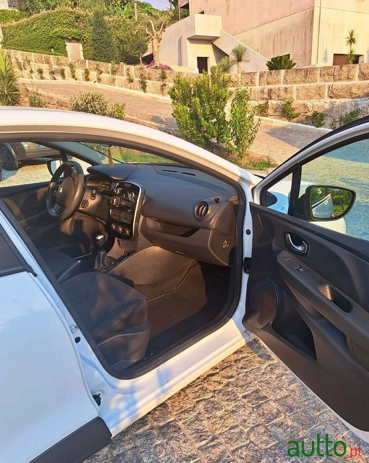 2017' Renault Clio photo #4