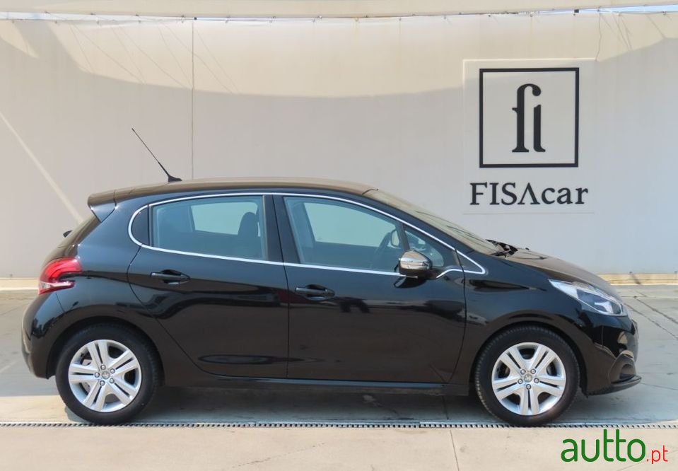 2017' Peugeot 208 photo #2