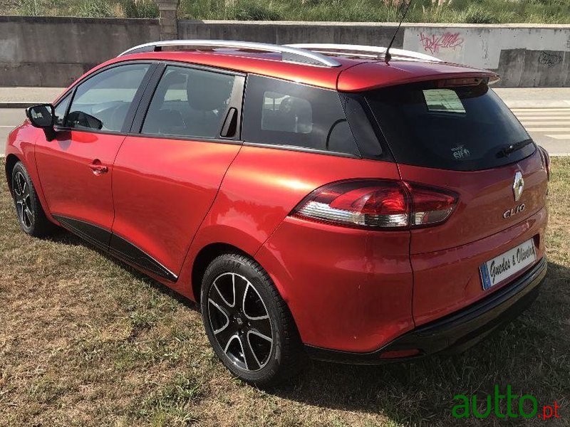 2013' Renault Clio Sport Tourer photo #2