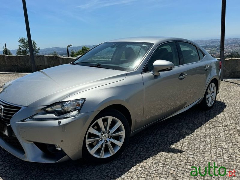 2016' Lexus Is 300H Executive photo #3