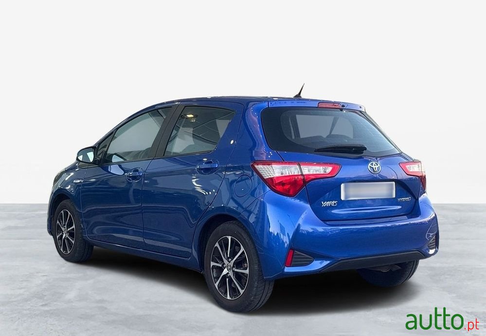 2019' Toyota Yaris 1.5 Hsd Comfort photo #3