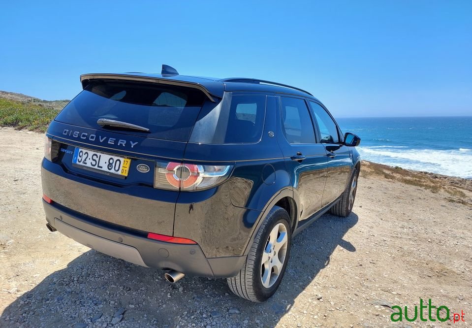 2017' Land Rover Discovery Sport photo #4