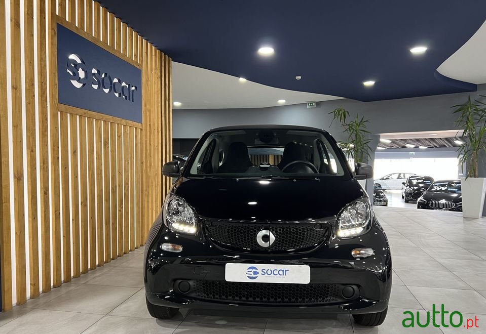 2019' Smart Fortwo photo #3