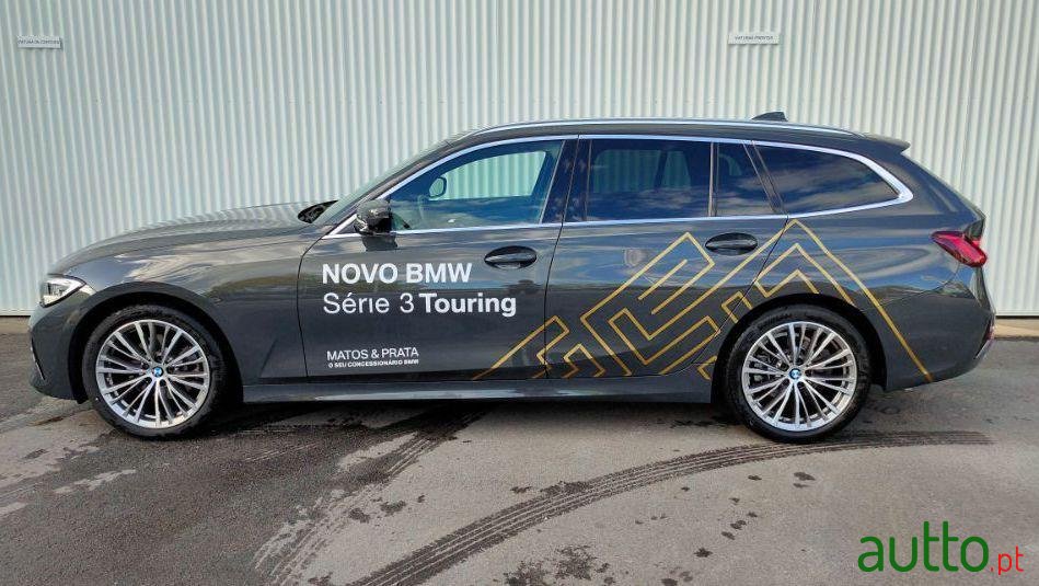 2019' BMW 320 photo #2