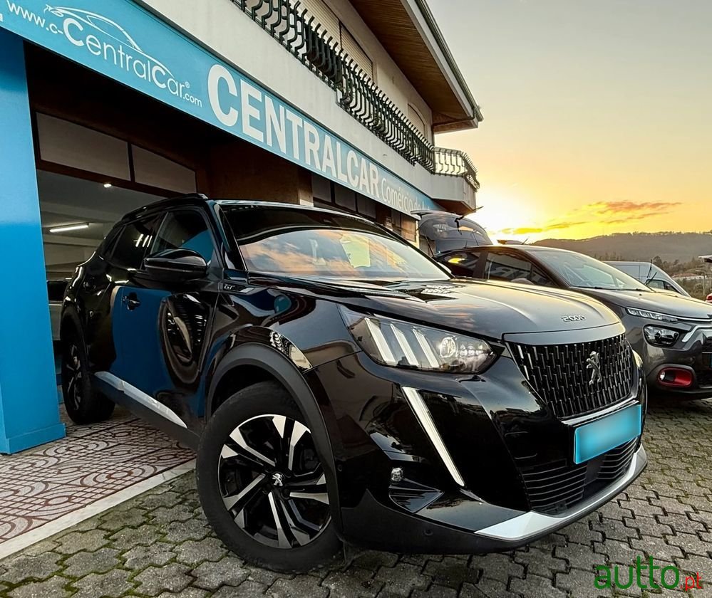 2022' Peugeot 2008 photo #2