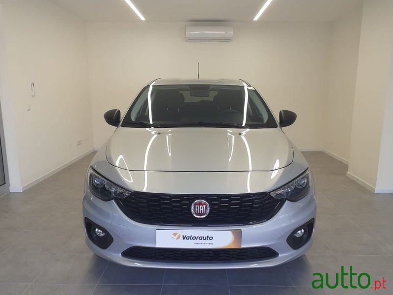 2019' Fiat Tipo Station Wagon photo #1