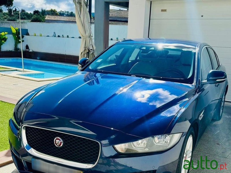 2019' Jaguar XE photo #1