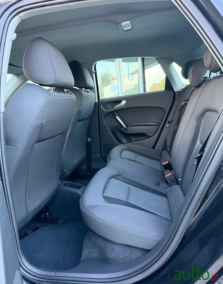 2014' Audi A1 Sportback photo #6