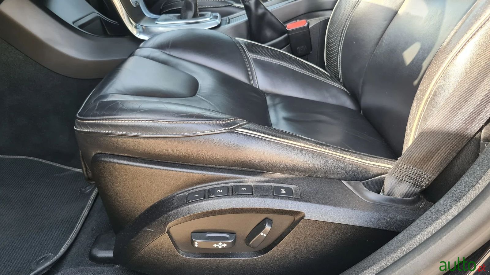 2014' Volvo V40 photo #6