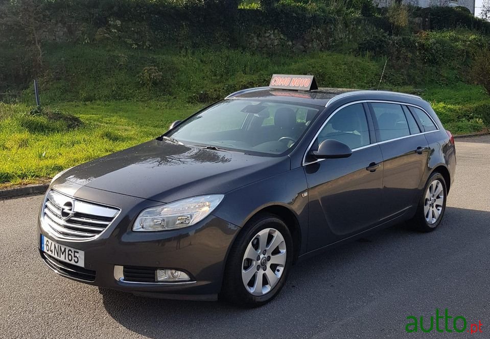 2013' Opel Insignia Country Tourer photo #3