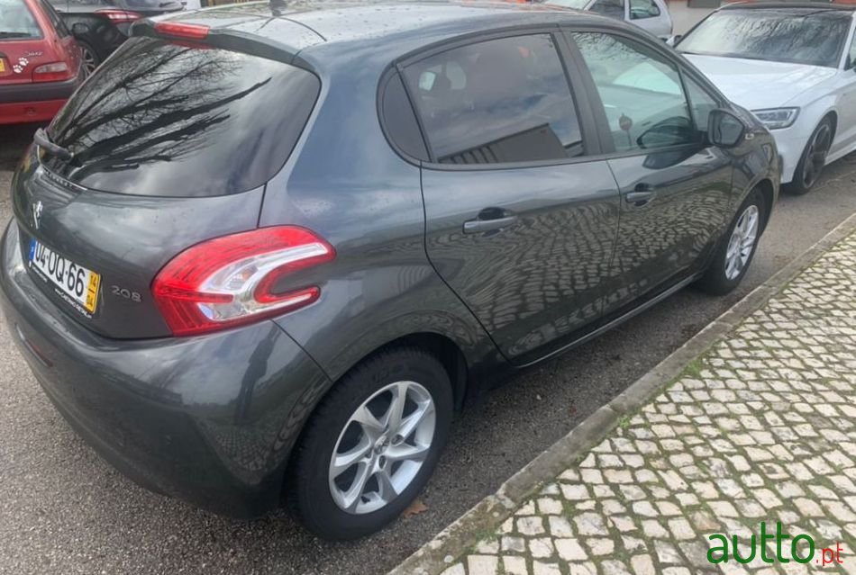 2014' Peugeot 208 Active photo #1