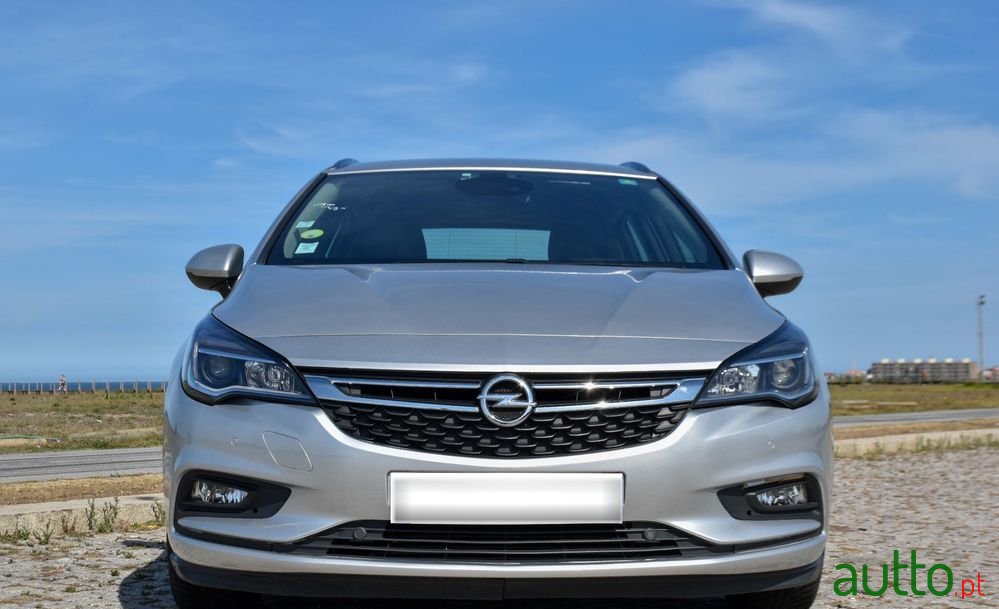 2019' Opel Astra Sports Tourer photo #2