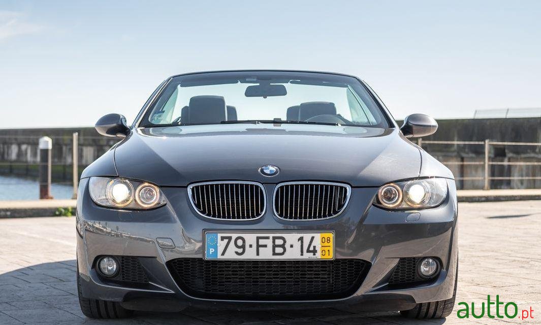 2008' BMW 330 D photo #1