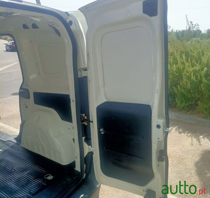 2015' Fiat Doblo photo #4