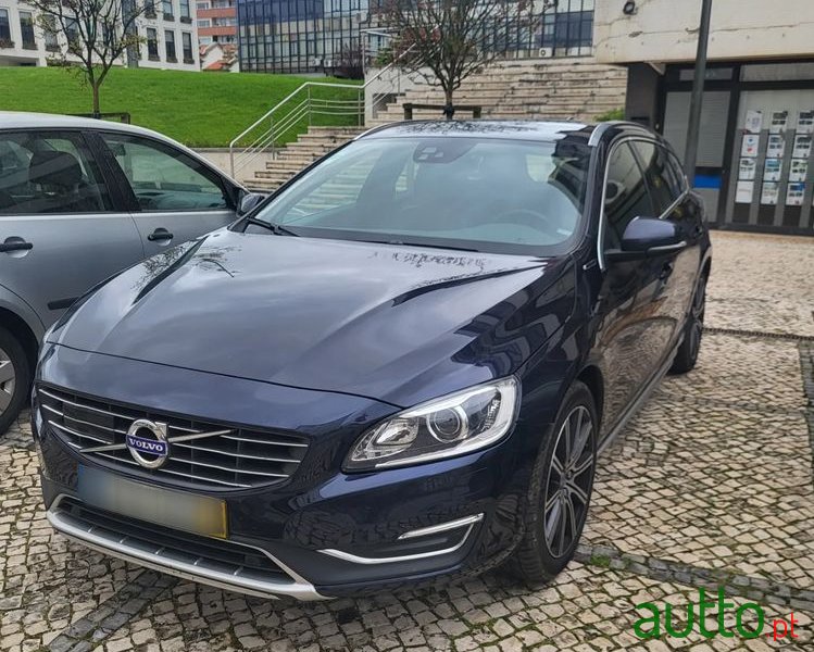 2017' Volvo V60 photo #1