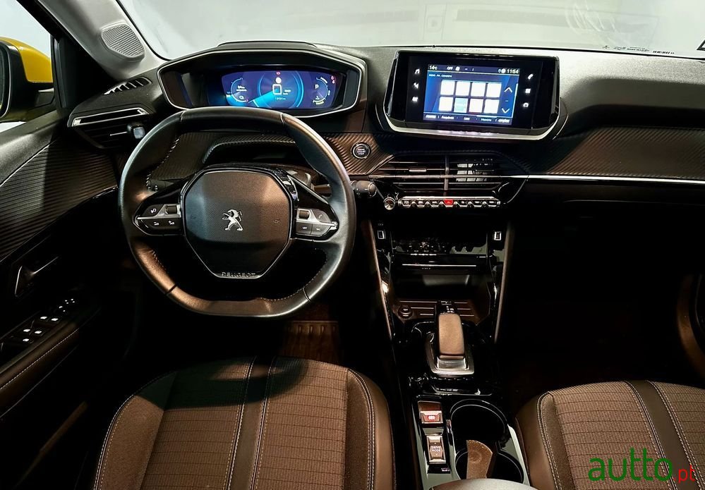 2020' Peugeot e-208 Allure photo #3