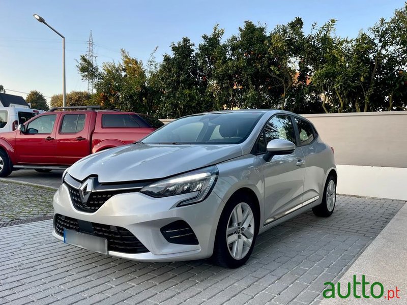 2020' Renault Clio photo #3