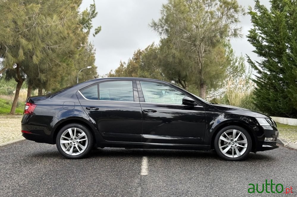 2019' Skoda Octavia 1.6 Tdi Style photo #6