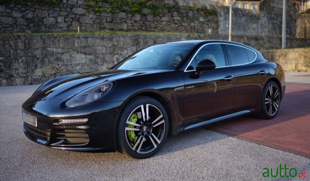 2014' Porsche Panamera photo #3