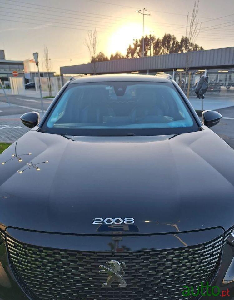 2020' Peugeot 2008 photo #3