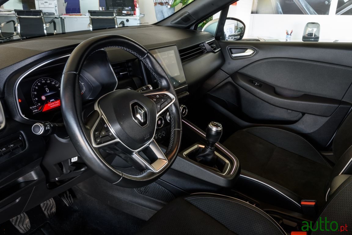 2021' Renault Clio photo #4