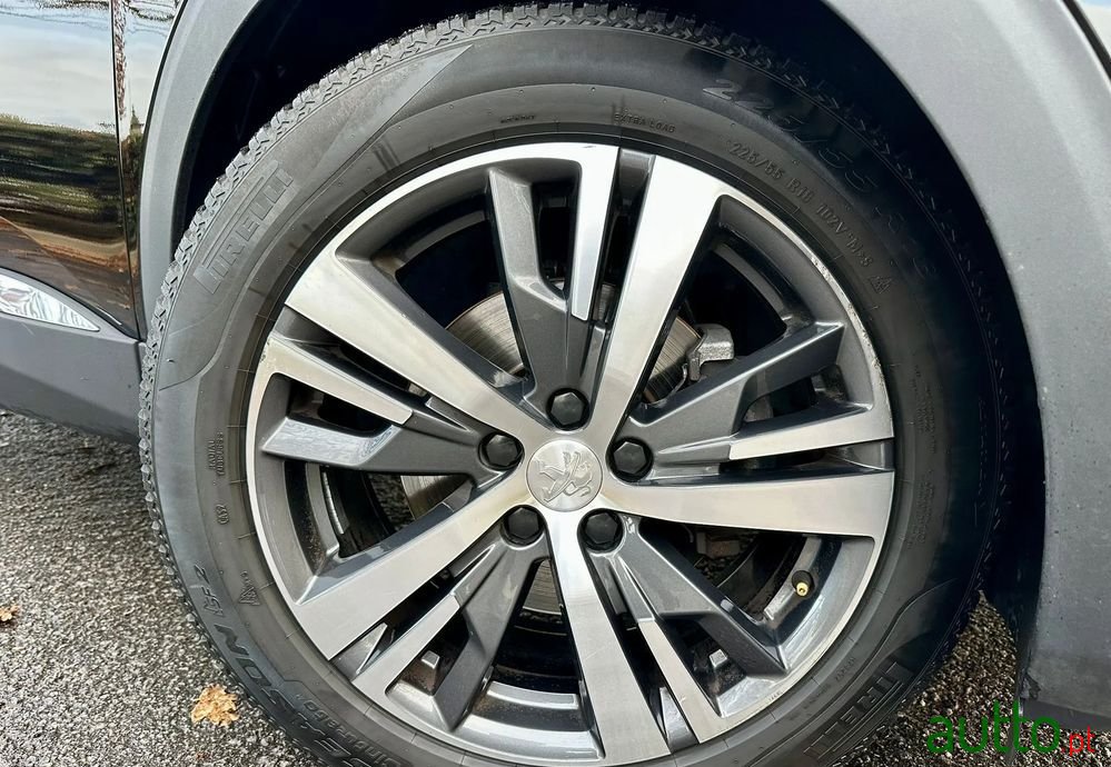 2021' Peugeot 3008 photo #3