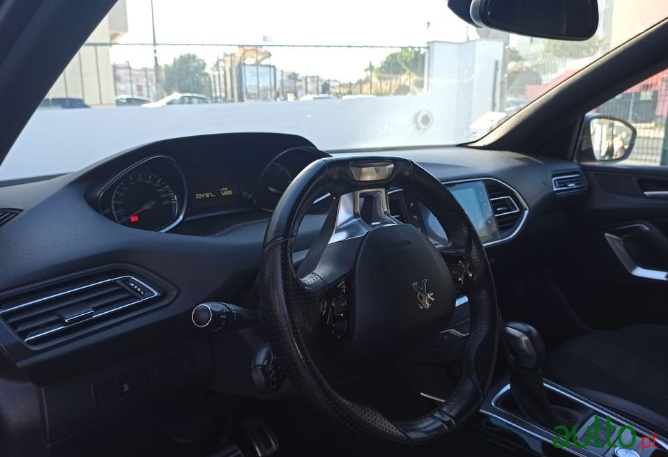 2017' Peugeot 308 Sw photo #5