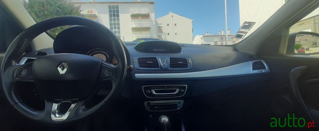 2014' Renault Megane photo #2