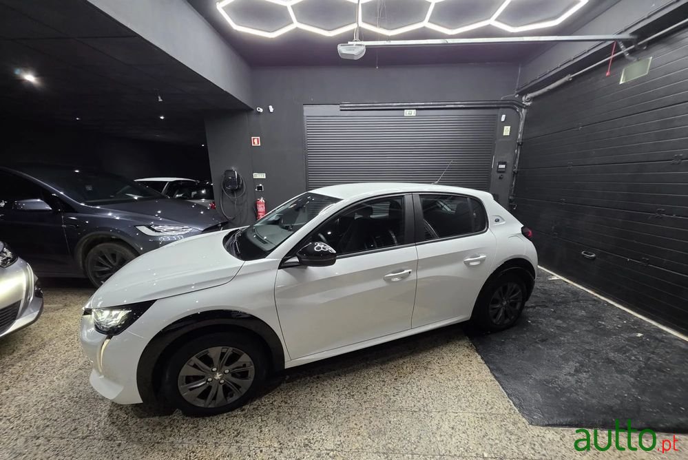 2023' Peugeot e-208 Active Pack photo #3