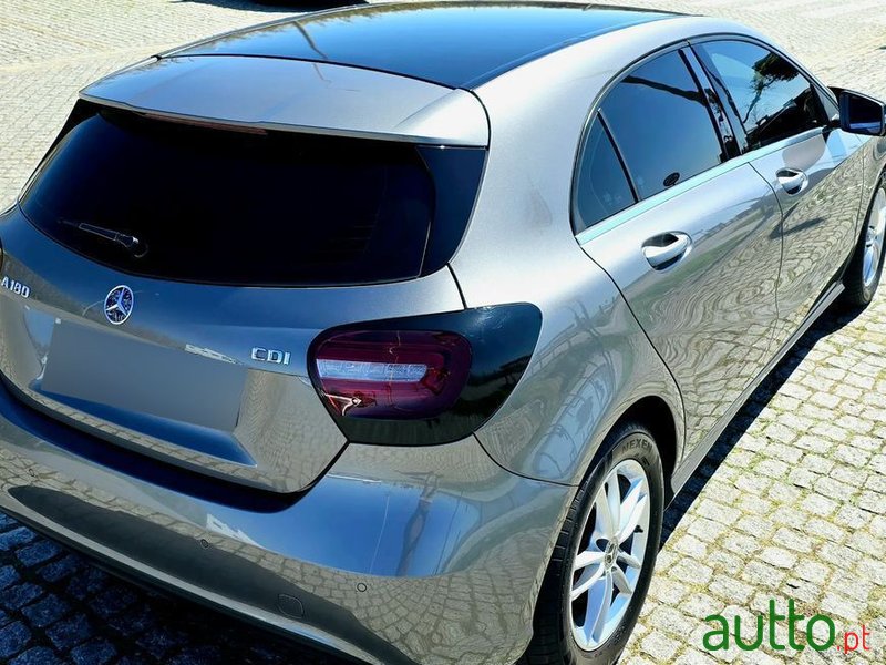 2013' Mercedes-Benz Classe A photo #4