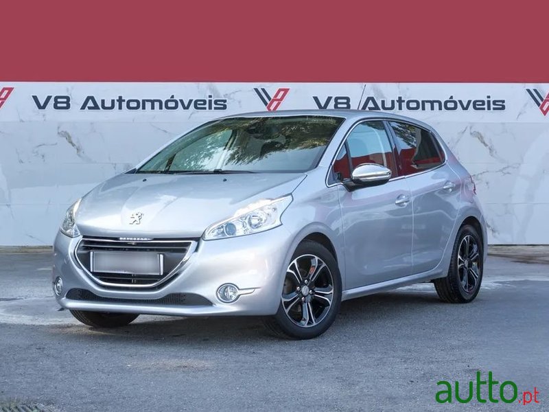 2015' Peugeot 208 photo #1