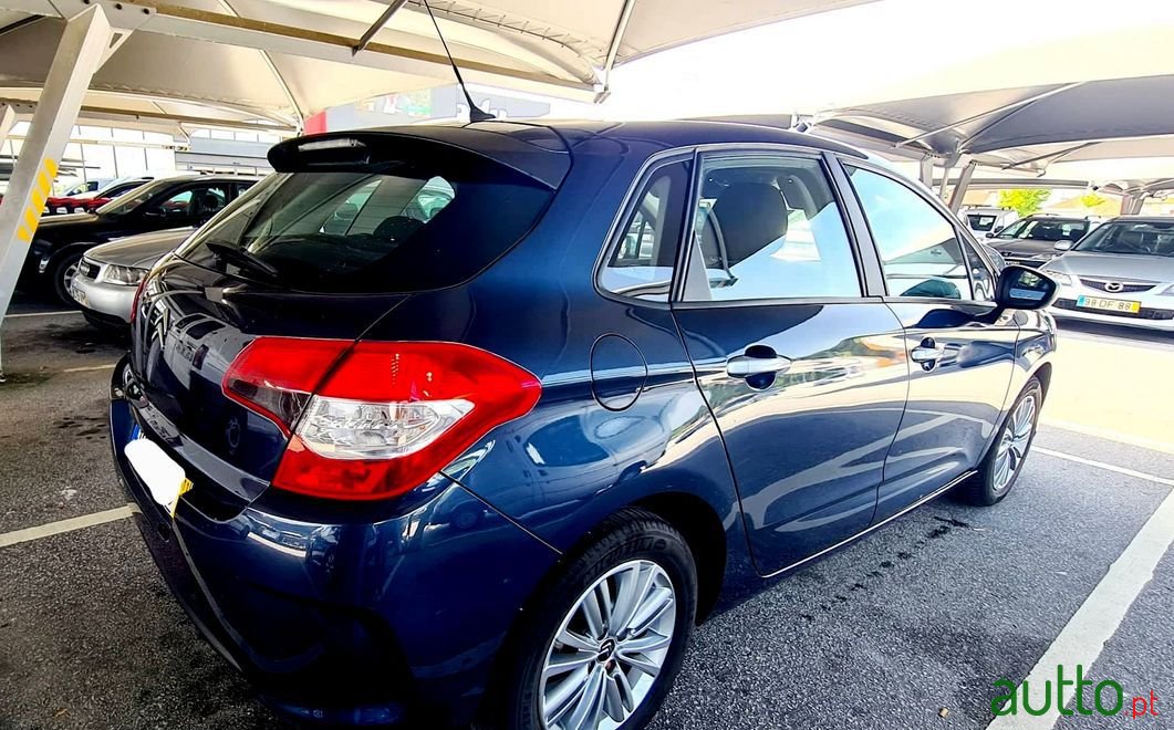 2011' Citroen C4 photo #6