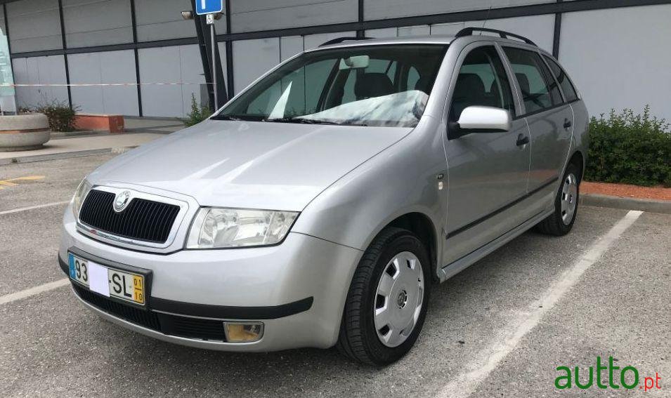 2001' Skoda Fabia Break photo #1