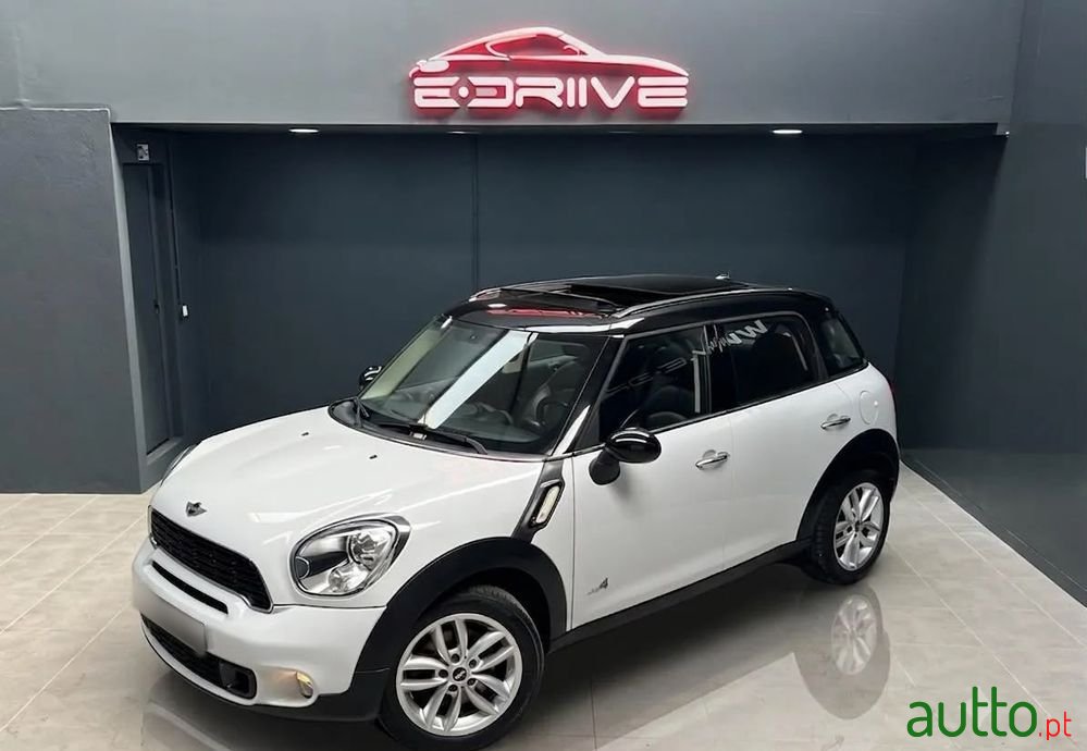 2012' MINI Countryman Cooper S All4 photo #5