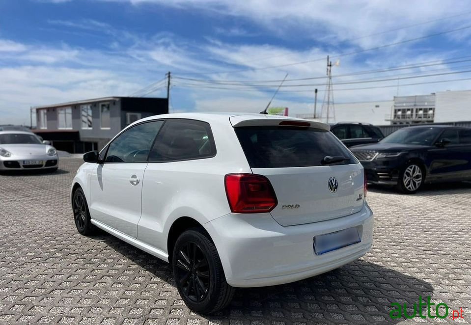 2014' Volkswagen Polo photo #5