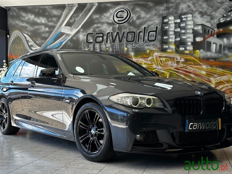 2011' BMW 520 D Pack M Auto photo #1