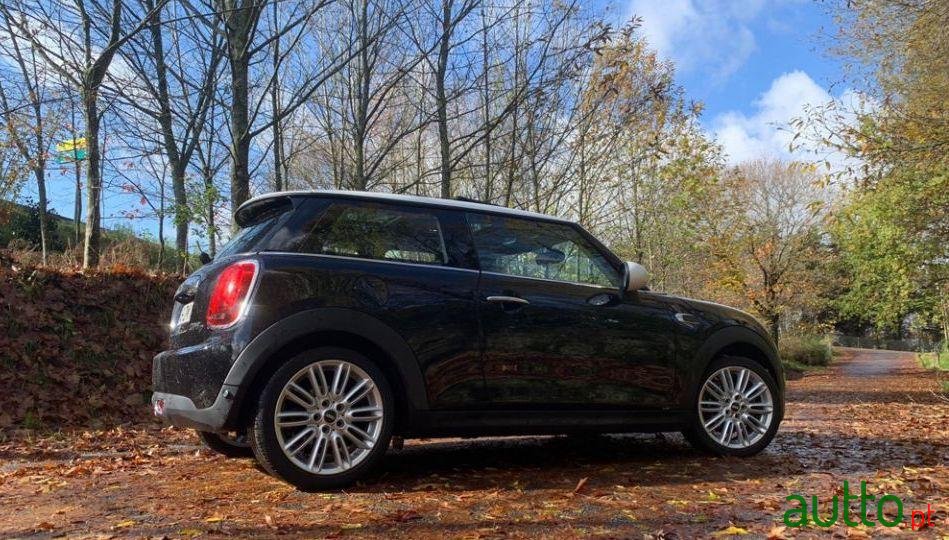 2015' MINI Cooper Cooper D photo #2