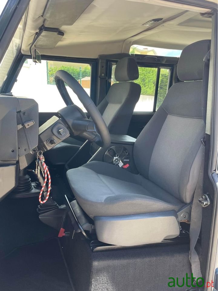 2019' Land Rover Defender 110 photo #4