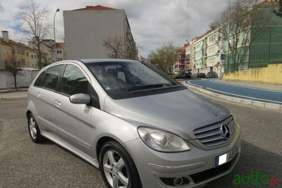 2005' Mercedes-Benz B-170 Elegance photo #1