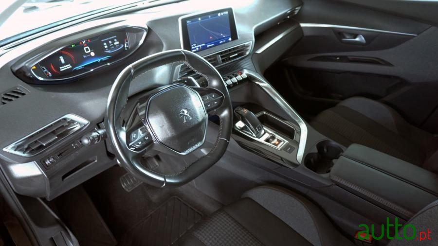 2018' Peugeot 5008 photo #5