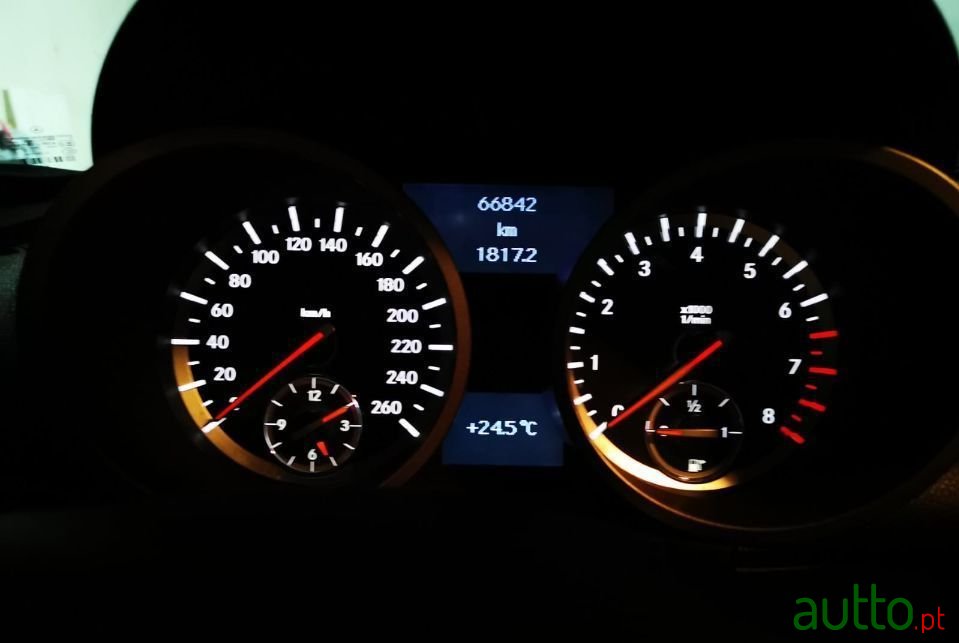 2009' Mercedes-Benz Slk-200 photo #3